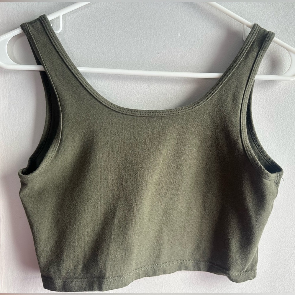 Cropped Tank Top - Picture 3 of 3